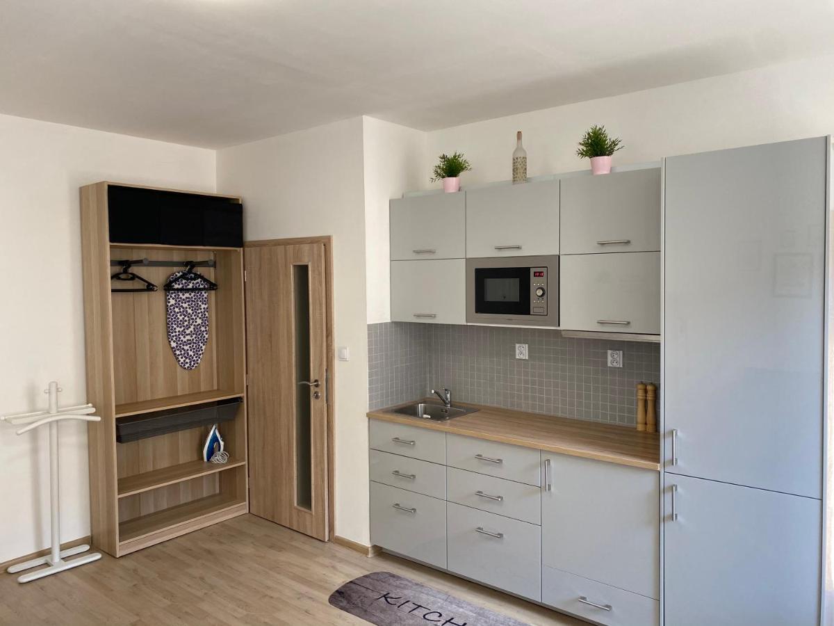 Satys Apartments Острава Экстерьер фото